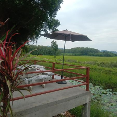 The Green Vale B&B บ้านนาเฉลียง ภายนอก รูปภาพ